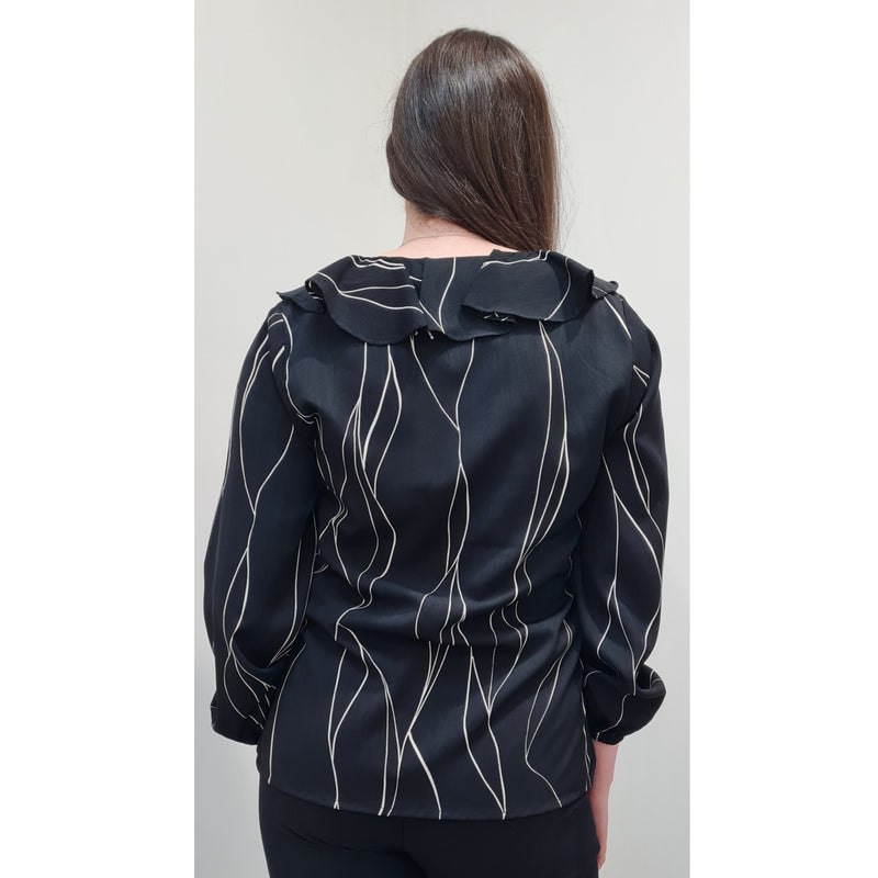 Alert Long Sleeve Blouse in Black/White Wave Print