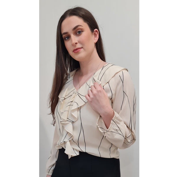 Alert Long Sleeve Blouse in Cream/Black Wave