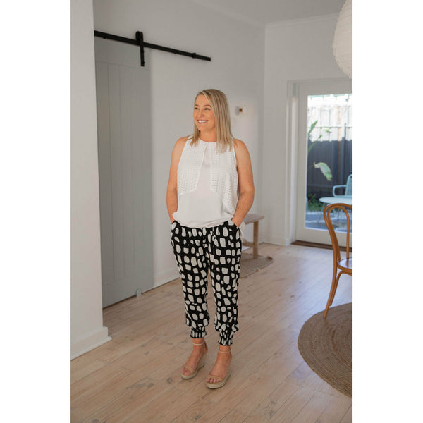 Applaud Print Pant in Monochrome Pebble